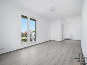 Pronájem bytu 2+kk, Pardubice, U Sportovní školy, 52 m2