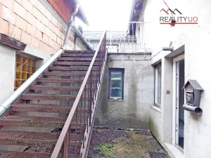 Prodej výrobních prostor, Ostrov, 190 m2