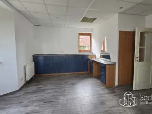 Pronájem obchodního prostoru, Sokolov, nábřeží Petra Bezruče, 31 m2