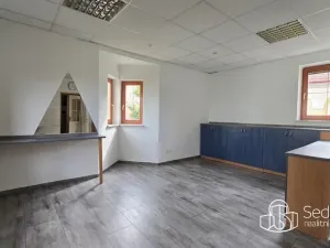 Pronájem obchodního prostoru, Sokolov, nábřeží Petra Bezruče, 31 m2