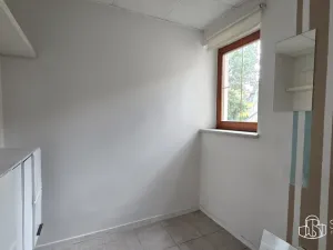 Pronájem obchodního prostoru, Sokolov, nábřeží Petra Bezruče, 31 m2