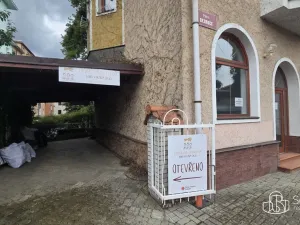 Pronájem obchodního prostoru, Sokolov, nábřeží Petra Bezruče, 31 m2