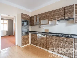Prodej komerční nemovitosti, Vrchlabí, Pražská, 1279 m2