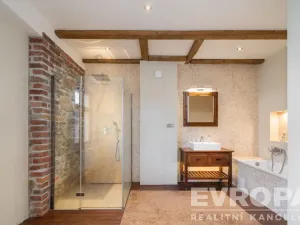 Prodej rodinného domu, Vrchlabí, Pražská, 495 m2