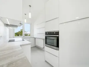 Prodej bytu 3+1, Olomouc - Hejčín, Erenburgova, 75 m2
