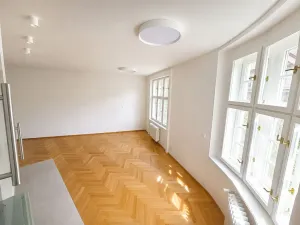 Pronájem bytu 3+kk, Praha - Bubeneč, Na hutích, 83 m2