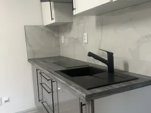 Pronájem bytu 1+kk, Praha - Strašnice, Královická, 32 m2