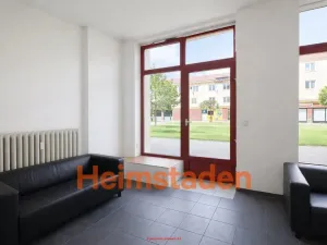 Pronájem obchodního prostoru, Karviná - Nové Město, nám. Budovatelů, 77 m2