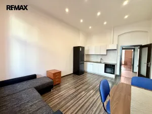 Pronájem bytu 2+kk, Karlovy Vary, Bělehradská, 45 m2