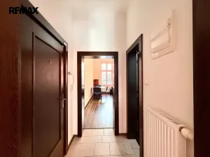 Pronájem bytu 2+kk, Karlovy Vary, Bělehradská, 45 m2