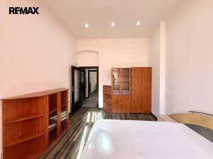 Pronájem bytu 2+kk, Karlovy Vary, Bělehradská, 45 m2