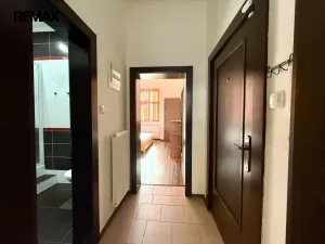 Pronájem bytu 2+kk, Karlovy Vary, Bělehradská, 45 m2
