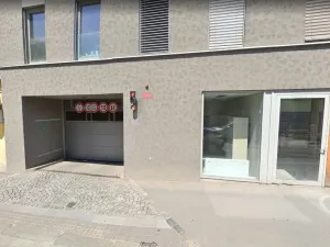 Pronájem garážového stání, Praha - Žižkov, Hartigova, 10 m2