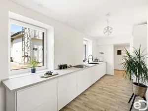 Prodej rodinného domu, Dobrovice, Husova ulice, 213 m2