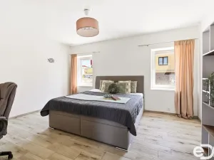 Prodej rodinného domu, Dobrovice, Husova ulice, 213 m2
