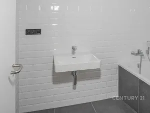 Prodej bytu 4+kk, Praha - Vysočany, Kolbenova, 176 m2