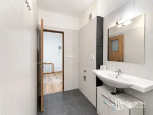 Pronájem bytu 2+1, Sokolov, nábřeží Petra Bezruče, 64 m2