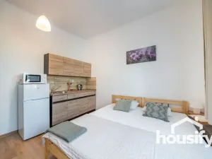 Pronájem bytu 1+kk, Znojmo, Vídeňská třída, 18 m2