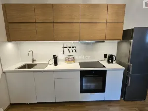 Pronájem bytu 2+kk, Praha - Libeň, Na stráži, 37 m2
