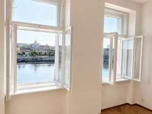 Pronájem bytu 2+kk, Praha - Smíchov, Hořejší nábřeží, 48 m2