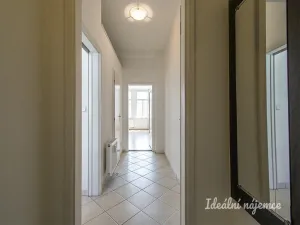 Pronájem bytu 1+1, Praha - Žižkov, Husitská, 35 m2