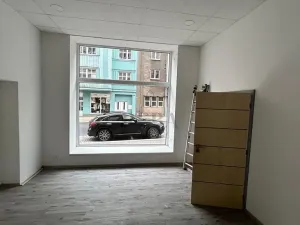 Pronájem obchodního prostoru, Karlovy Vary, Sokolovská, 105 m2