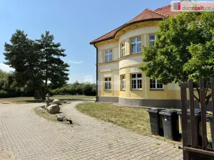 Pronájem kanceláře, Veltrusy, nám. A. Dvořáka, 24 m2