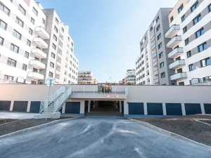 Pronájem bytu 1+kk, Praha - Hlubočepy, Fabiánové, 29 m2