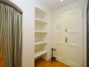 Pronájem bytu 3+1, Praha - Nové Město, Odborů, 81 m2