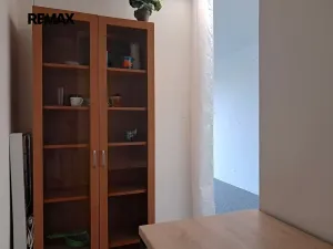 Pronájem obchodního prostoru, Praha - Modřany, Soukalova, 104 m2