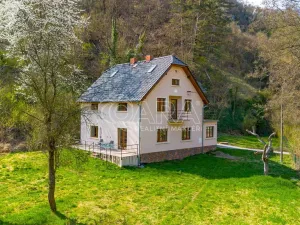 Prodej bytu 4+1, Beroun - Beroun-Hostim, Ke Svatému Jánu, 182 m2