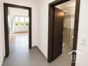 Pronájem bytu 1+kk, Praha - Střížkov, Lovosická, 29 m2