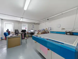 Prodej výrobních prostor, Věžky, 2200 m2