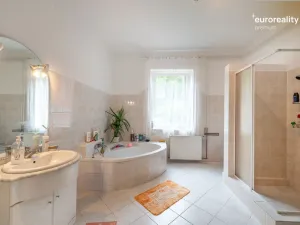 Prodej rodinného domu, Kraslice, 5. května, 380 m2