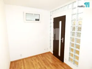 Pronájem bytu 2+kk, Praha - Karlín, Nekvasilova, 47 m2