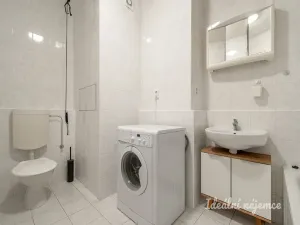 Pronájem bytu 1+kk, Praha - Hlubočepy, Trnkovo náměstí, 41 m2