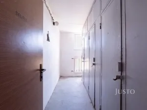 Pronájem bytu 2+kk, Praha - Kobylisy, Pohnertova, 43 m2