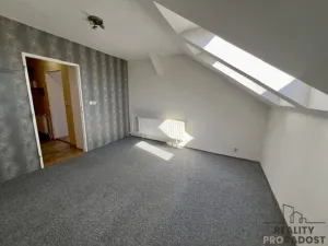 Pronájem bytu 1+1, Hodonín, Jarošova, 35 m2