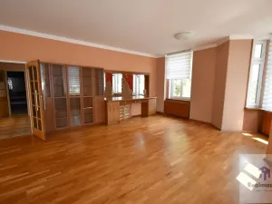 Pronájem bytu 3+1, Ústí nad Labem - Ústí nad Labem-centrum, Velká Hradební, 96 m2