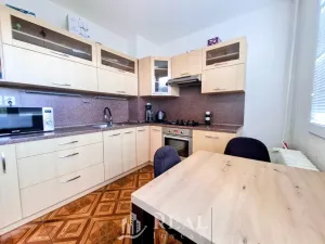 Prodej bytu 2+1, Chomutov, Holešická, 62 m2