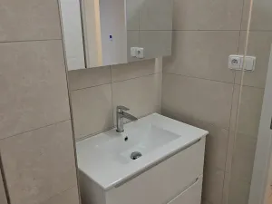Pronájem bytu 1+kk, Praha, Nad olšinami, 27 m2