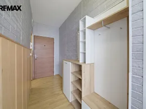 Pronájem bytu 1+1, Ostrov, Kollárova, 36 m2