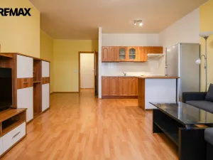 Pronájem bytu 2+kk, Hradec Králové - Třebeš, Ve Stromovce, 70 m2