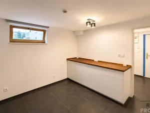 Pronájem skladu, Praha - Žižkov, Jeseniova, 26 m2