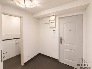 Pronájem skladu, Praha - Žižkov, Jeseniova, 26 m2
