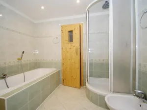 Pronájem atypického bytu, Praha - Smíchov, Viktora Huga, 164 m2
