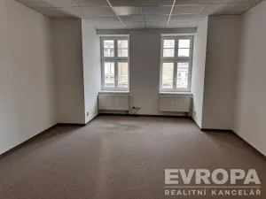 Pronájem kanceláře, Liberec - Liberec I-Staré Město, nám. Dr. E. Beneše, 140 m2