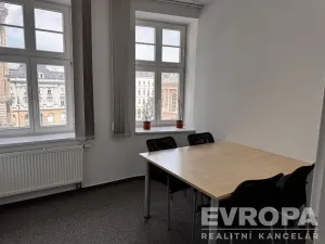 Pronájem kanceláře, Liberec - Liberec I-Staré Město, nám. Dr. E. Beneše, 140 m2
