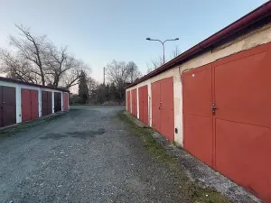 Pronájem garáže, Poděbrady, Jungmannova, 17 m2