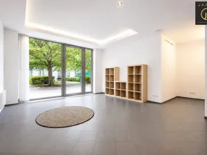 Pronájem kanceláře, Praha - Karlín, Rohanské nábřeží, 37 m2
